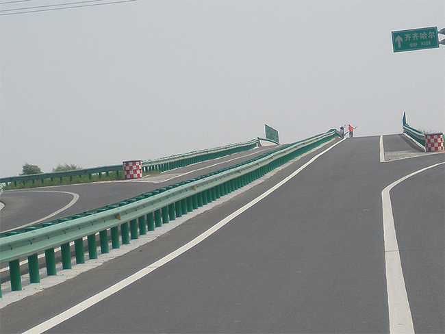 铜陵高速公路护栏的材质与规格